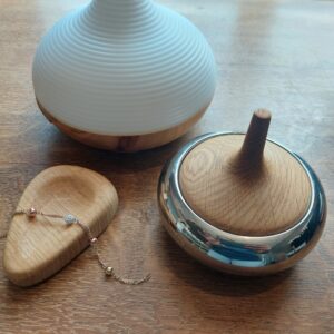 Handmade Oak trinket dishes and handmade wooden gifts by The Wooden Gem.